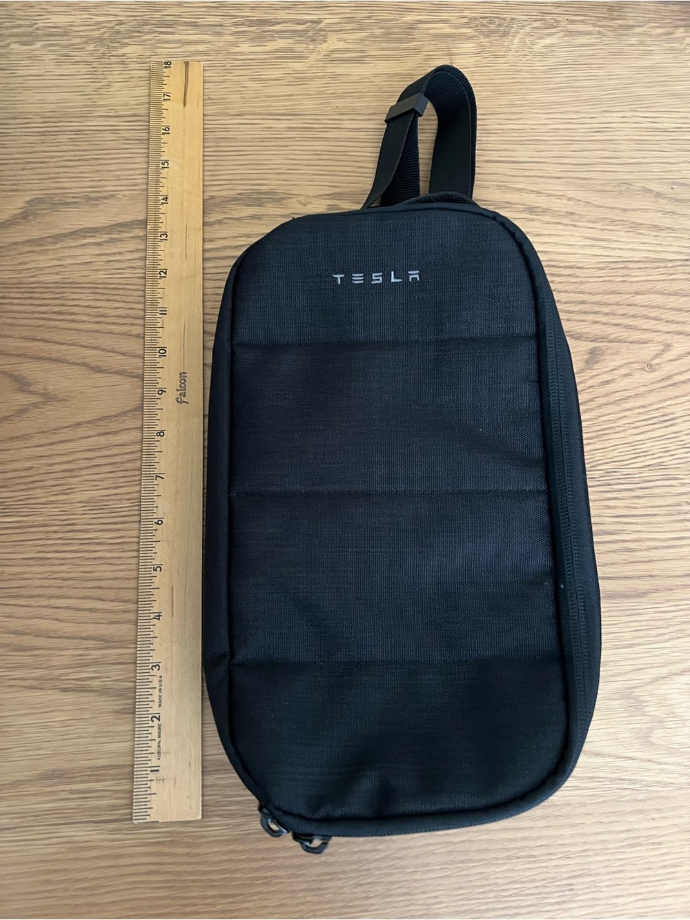 Tesla Black Laptop Travel Backpack with Matching Toiletry Pouch Set - Picture 10 of 14